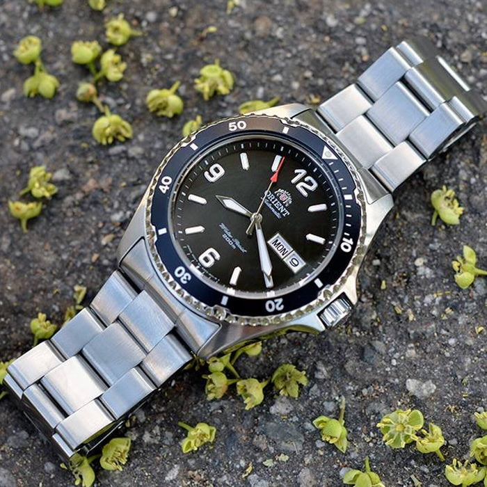 ORIENT Men's MAKO II Automatic Power Reserve Watch Black image 2