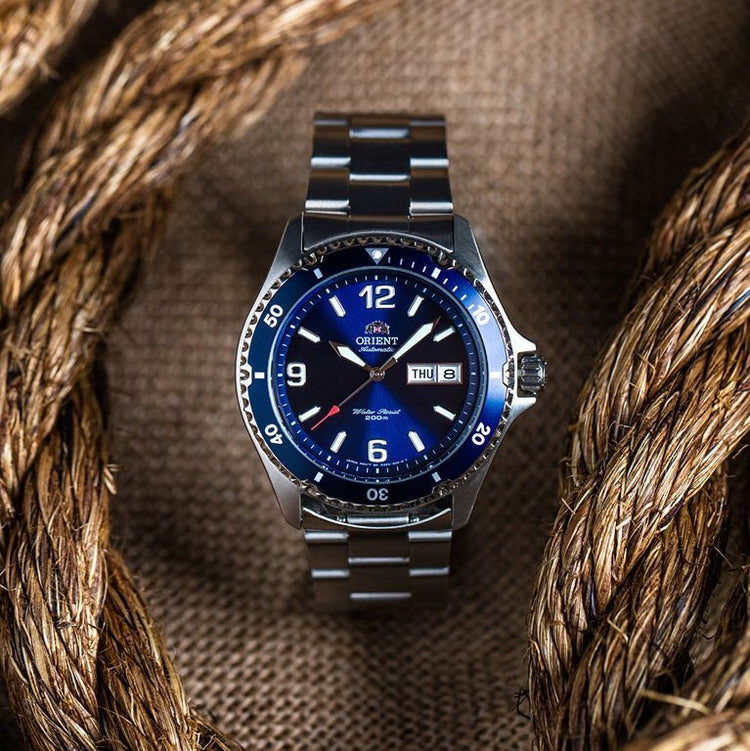 ORIENT Men's MAKO II Automatic Power Reserve Watch Blue image 1