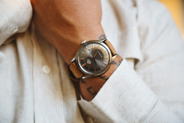 ORIENT Men's Automatic Bambino Version 4 Classic Watch AC08003A image 2