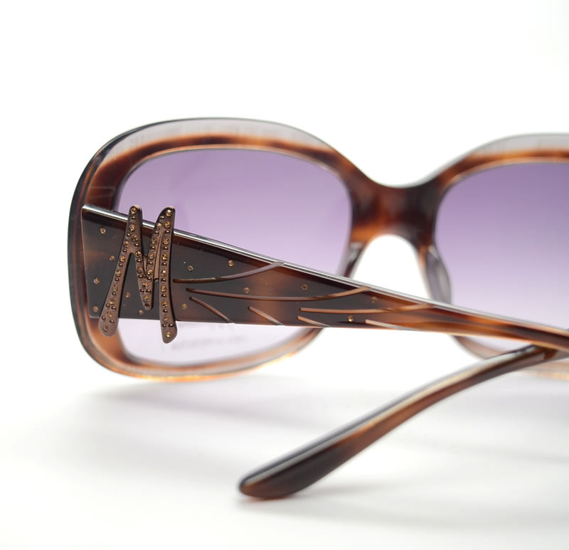 GUESS by MARCIANO Women's Acetate M Sunglasses (Opens @ R1)