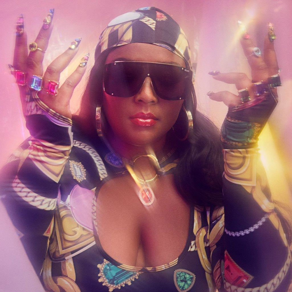 QUAY HOLD FOR APPLAUS Sunglasses